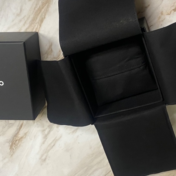 Chanel bracelet box with insert and little pillow - Picture 4 of 10